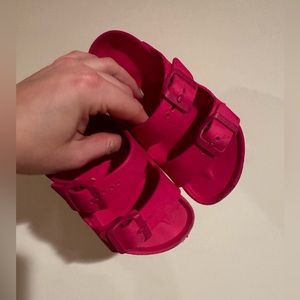 Kids pink Birkenstock in size 28